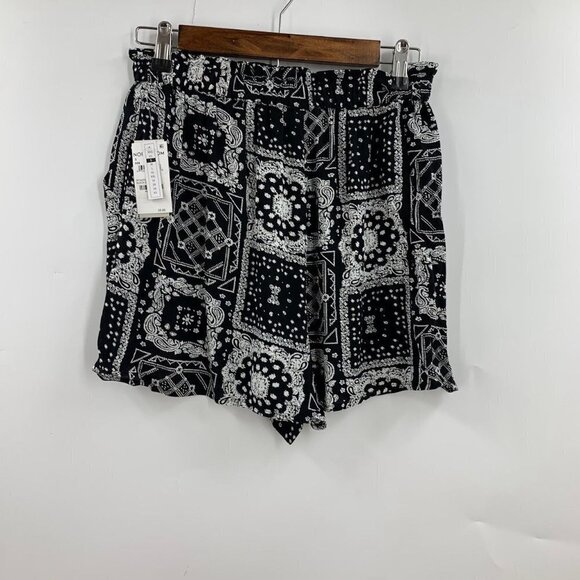 BP Women's Print Black Bandanamix Pockets Elastic Waist Paperbag Shorts SZ 2 NWT - Picture 1 of 13